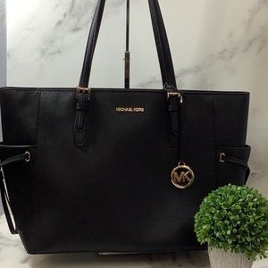 NWT Michael Kors GillyTote